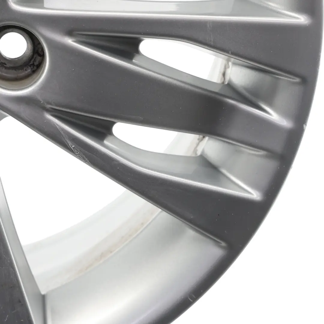 Mk3 Srebrna Felga Aluminiowa 16" 7J ET:50 do Ford Focus o numerze DM5C-1007-C1A Ford Focus Mk3 Srebrna Felga Aluminiowa 16" 7J ET:50 - SKU DM5C-1007-C1A-1 - Numer Części DM5C-1007-C1A