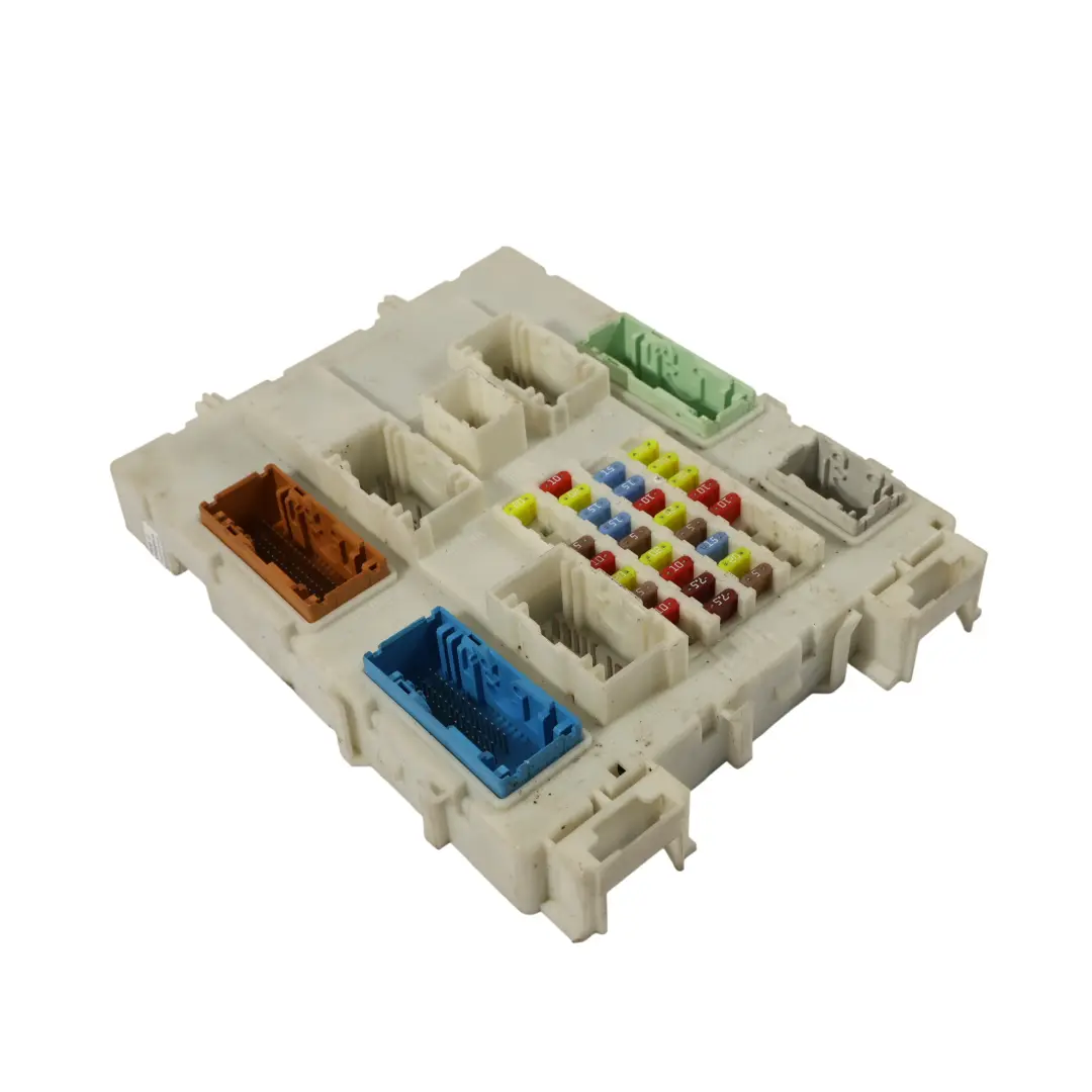 Ford Focus III Boîte À Fusibles Du Module De Commande BCM - SKU DV6T-14A073-HJ - Numéro de pièce DV6T-14A073-HJ