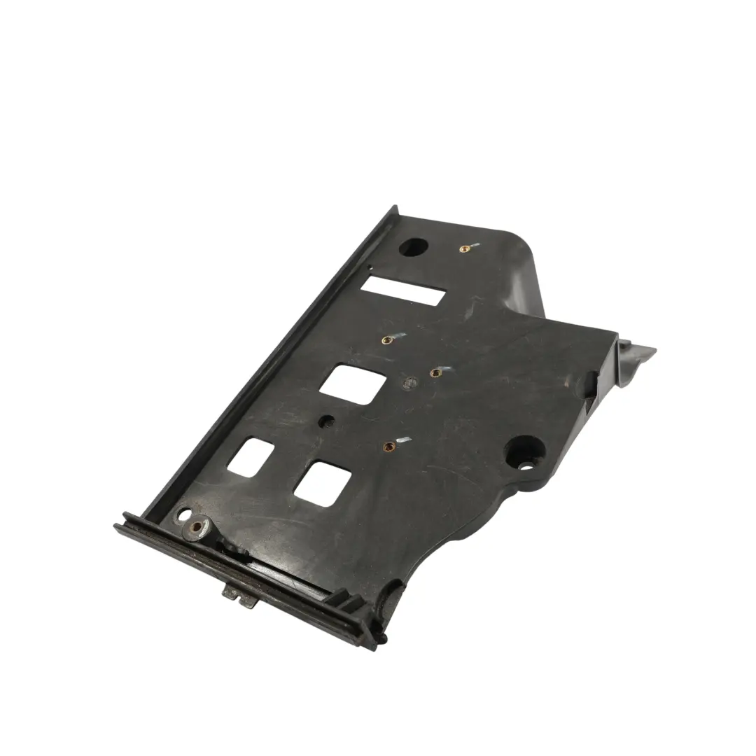 Panel Base Caja Bateria Exterior Derecha para Land Rover Discovery 3 L319 con número de pieza DWM Land Rover Discovery 3 L319 Panel Base Caja Bateria Exterior Derecha - SKU DWM-500021 - Número de pieza DWM