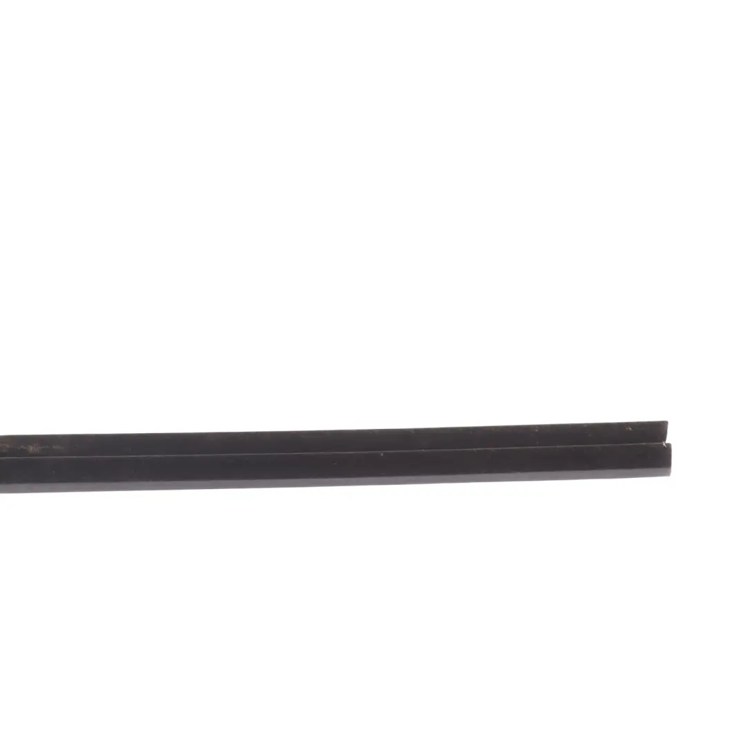 MK6 T6 Uszczelka Szyby Drzwi Przednich Prawa do Ford Ranger o numerze EB3B-26201A36-AA Ford Ranger MK6 T6 Uszczelka Szyby Drzwi Przednich Prawa - SKU EB3B-26201A36-AA - Numer Części EB3B-26201A36-AA