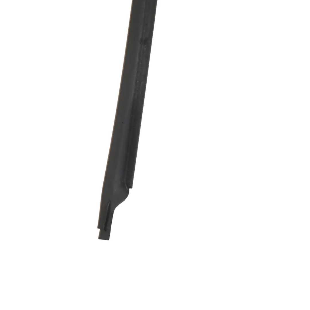 Moldura Ventana Trasera Derecha para Land Rover Discovery 3 L319 Marco con número de pieza ELN000023 Land Rover Discovery 3 L319 Marco Moldura Ventana Trasera Derecha - SKU ELN000023 - Número de pieza ELN000023