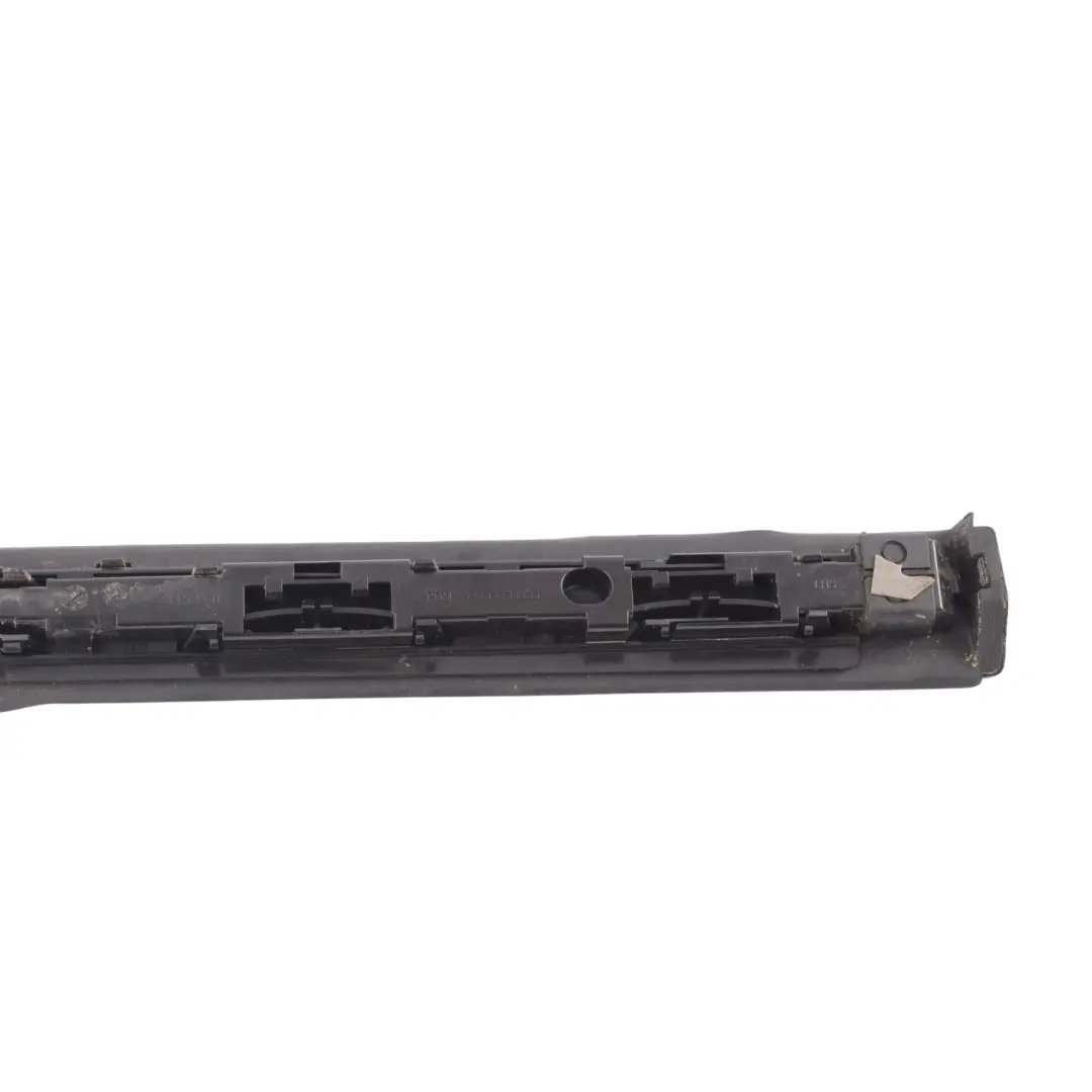 Listwa Dachowa Tylna Lewa Santorini Black 820 do Land Rover Discovery L550 o numerze FK52-50463-A Land Rover Discovery L550 Listwa Dachowa Tylna Lewa Santorini Black 820 - SKU LR073116-SAB - Numer Części FK52-50463-A