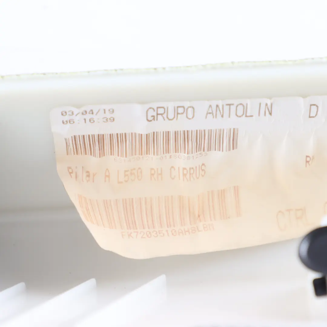 Land Rover Discovery Sport L550 Rivestimento Montante A Destro FK7203510A - SKU FK72-03510-A - Numero di parte FK72-03510-A