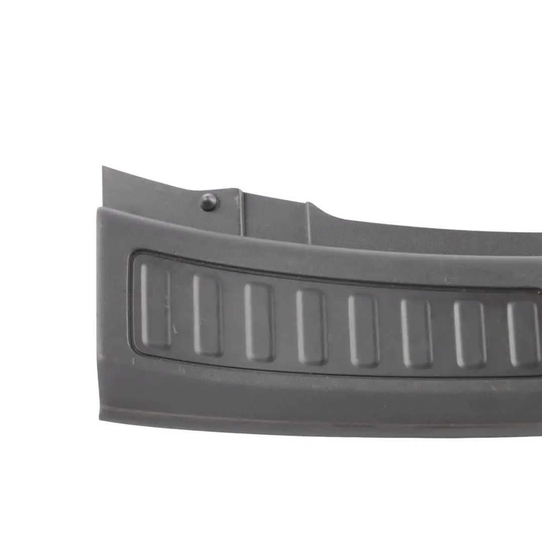 Land Rover Discovery L550 Heckklappenschlossabdeckung Zierblende - SKU FK72-113A10-A - Teilenummer FK72-113A10-A