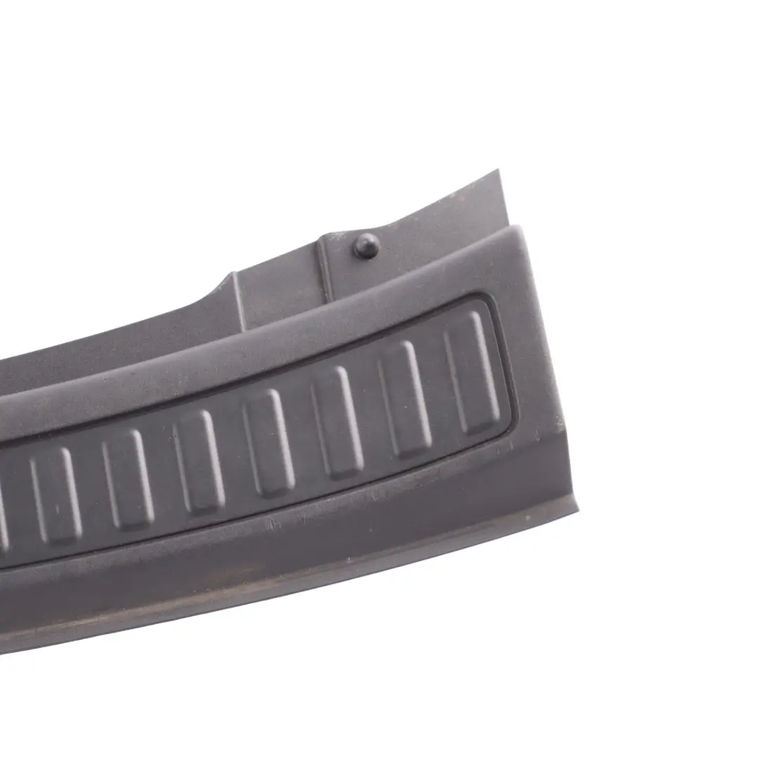 Land Rover Discovery L550 Heckklappenschlossabdeckung Zierblende - SKU FK72-113A10-A - Teilenummer FK72-113A10-A