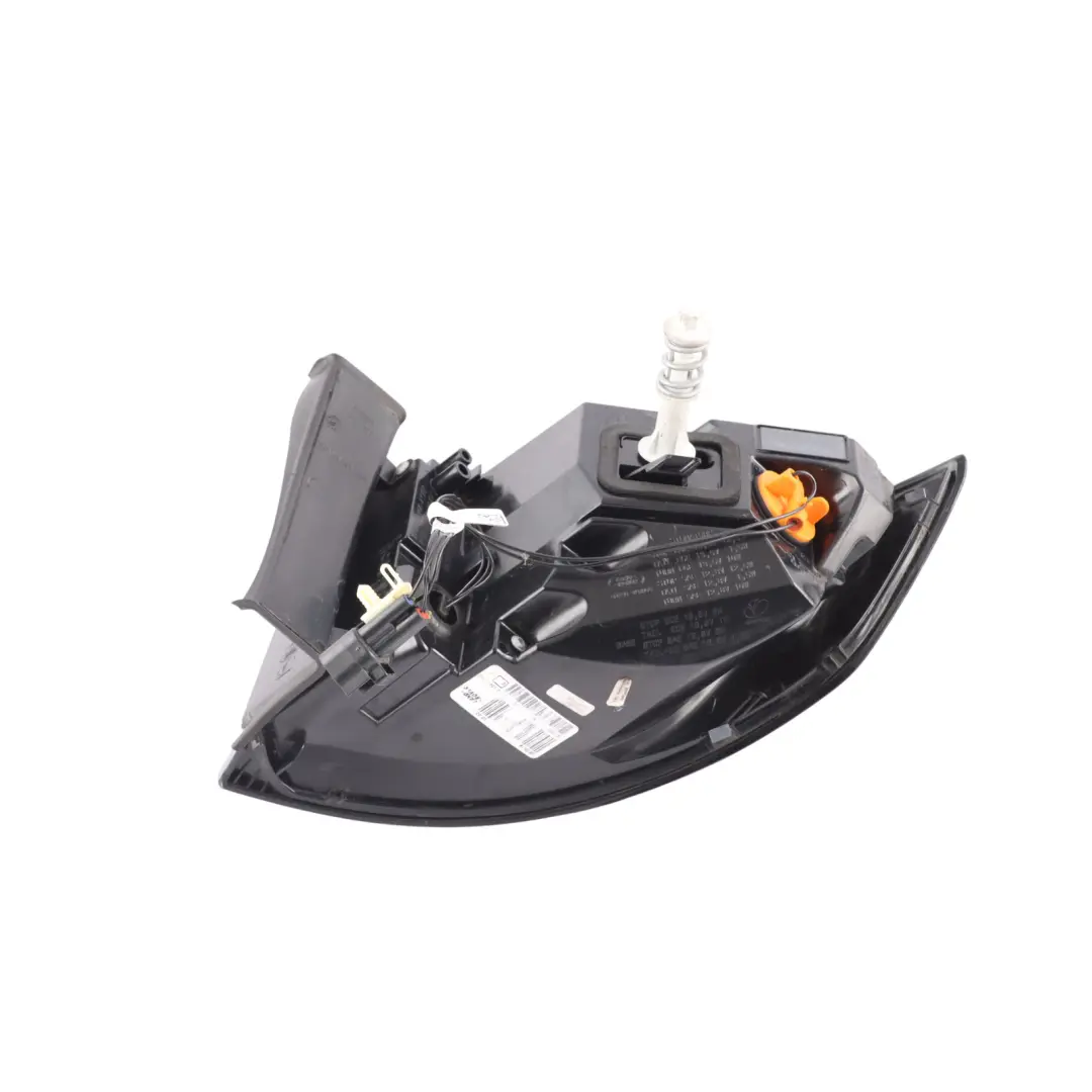 Land Rover Discoery L550 Fanale Posteriore Fanale Esterno Sinistro - SKU FK72-13405-AG - Numero di parte FK72-13405-AG