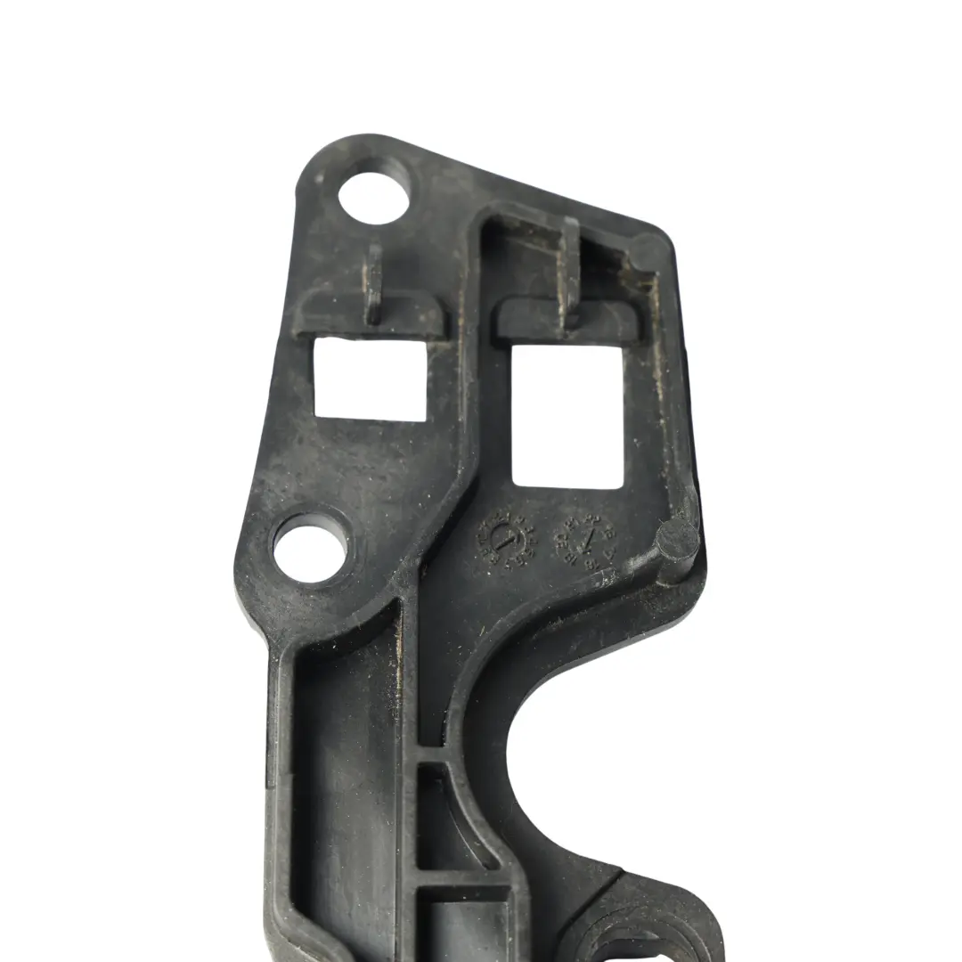 Land Rover Discovery L550 Ślizg Mocowanie Błotnika Lewo - SKU FK72-16A129-AG - Numer Części FK72-16A129-AG