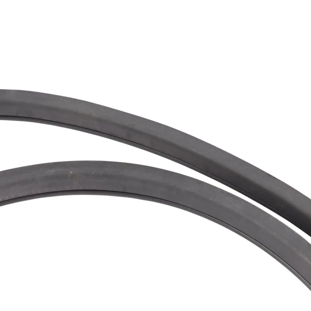 Door Seal Rubber Front Left Right N/O/S to Land Rover Discovery L550 with Part number FK72-20708-A Land Rover Discovery L550 Door Seal Rubber Front Left Right N/O/S - SKU FK72-20708-A - Part number FK72-20708-A
