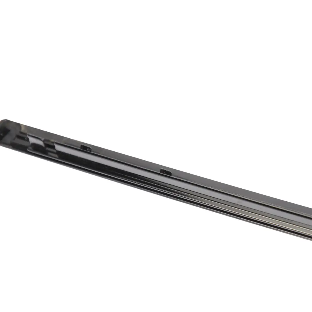 Land Rover Discovery L550 Vorne Rechts Türfenster Obere Verkleidung FK72-208A96 - SKU FK72-208A96-AL - Teilenummer FK72-208A96-AL