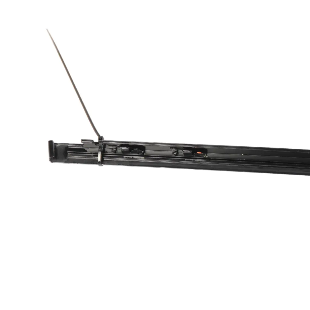 Land Rover L550 Garniture Supérieure Vitre Porte Avant Gauche - SKU FK72-208A97-AL - Numéro de pièce FK72-208A97-AL