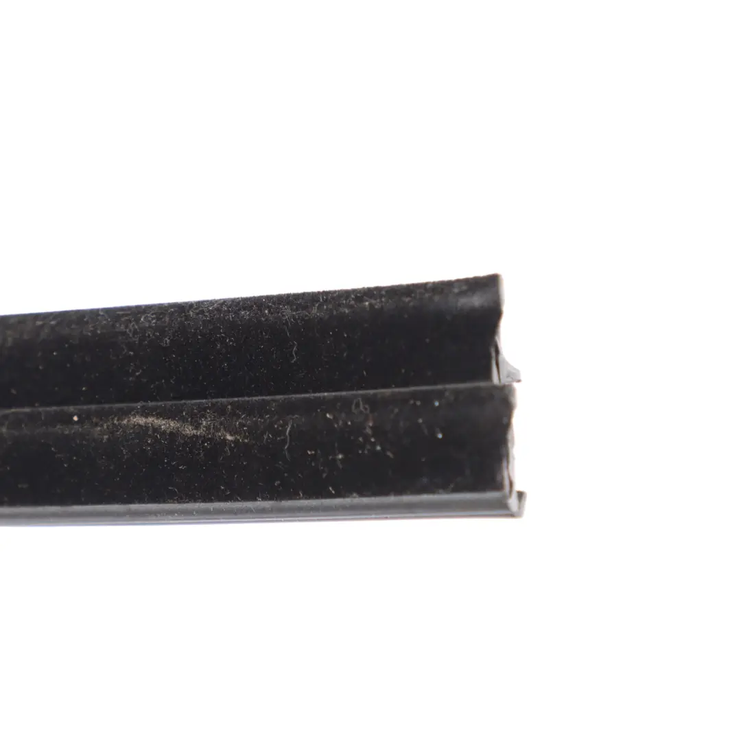 Front Door Window Weatherstrip Right O/S to Land Rover Discovery L550 with Part number FK72-21434-A Land Rover Discovery L550 Front Door Window Weatherstrip Right O/S - SKU FK72-21434-A - Part number FK72-21434-A