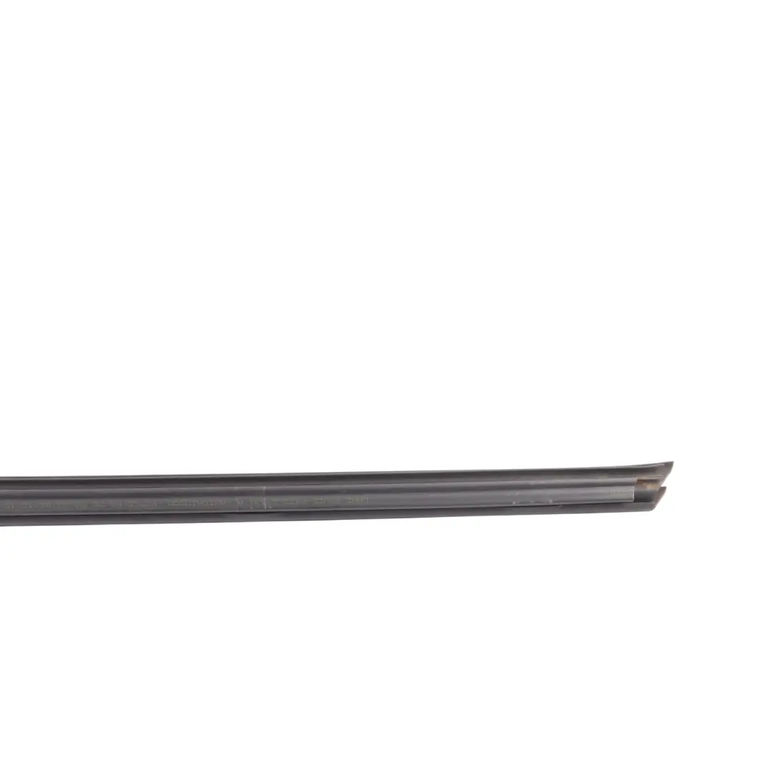 Land Rover Discovery L550 Guarnizione Vetro Porta Anteriore Destra - SKU FK72-21434-A - Numero di parte FK72-21434-A