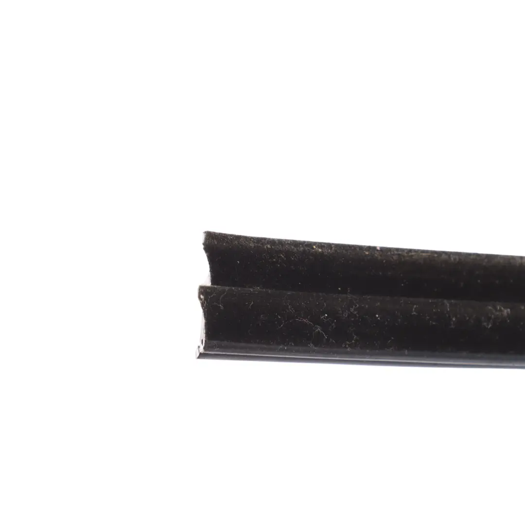 Fensterdichtung Vordertür Links für Land Rover Discovery L550 mit Teilenummer FK72-21435-A Land Rover Discovery L550 Fensterdichtung Vordertür Links - SKU FK72-21435-A - Teilenummer FK72-21435-A