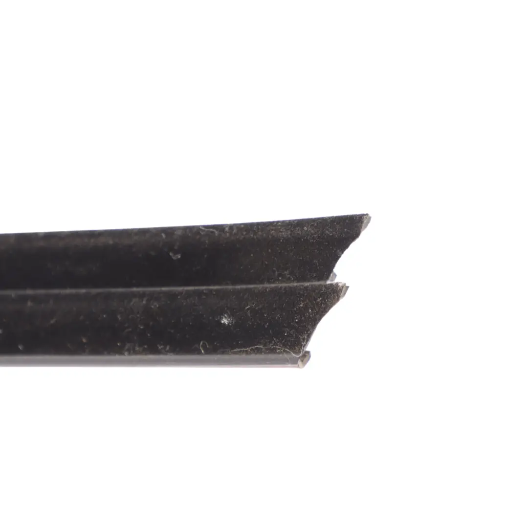 Inner Window Seal Gasket Rear Left N/S FK72-25860-A to Land Rover Discovery L550 with Part number FK72-25861-A Land Rover Discovery L550 Inner Window Seal Gasket Rear Left N/S FK72-25860-A - SKU FK72-25861-A - Part number FK72-25861-A