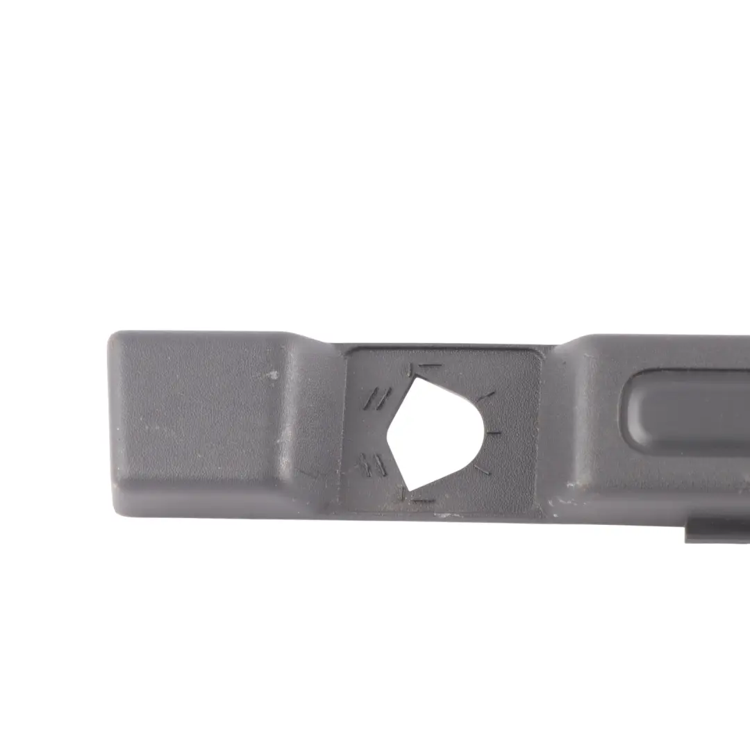 Listwa Klapy Bagażnika Lewa do Land Rover Discovery Sport L550 o numerze FK72-46067-B Land Rover Discovery Sport L550 Listwa Klapy Bagażnika Lewa - SKU FK72-46067-B - Numer Części FK72-46067-B