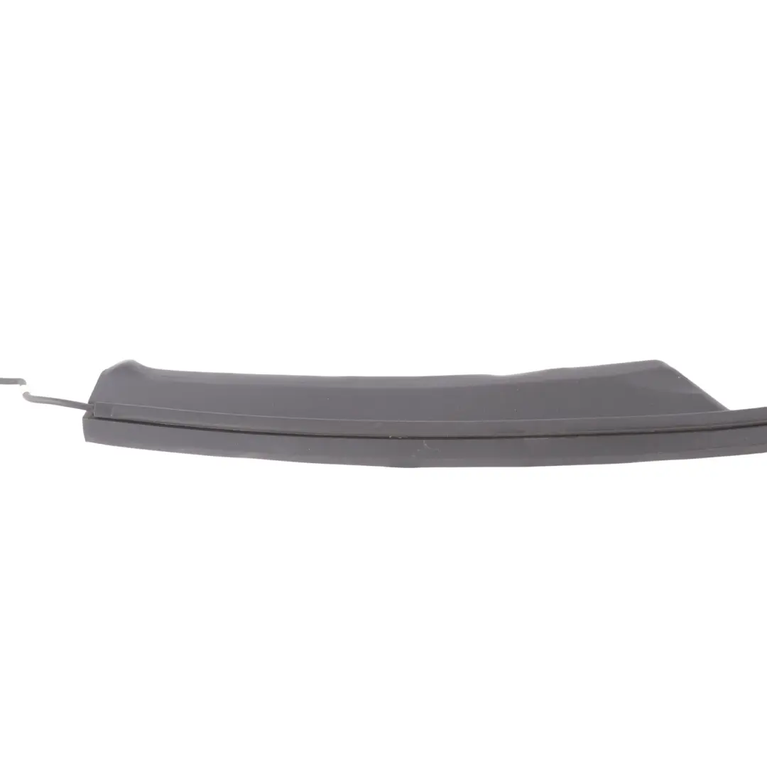 Land Rover Discovery L550 Listwa Klapy Tylnej Prawa FK72-406A76-AD - SKU LR090575 - Numer Części FK72-460A76-AD
