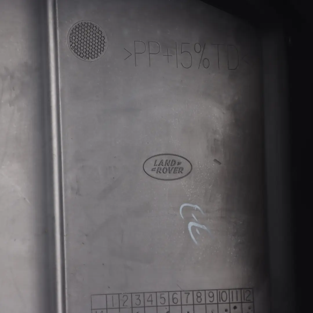 Land Rover Discovery L550 Coprire Scatola Fusibili Batteria Pannello - SKU FK72-5162-A - Numero di parte FK72-5162-A