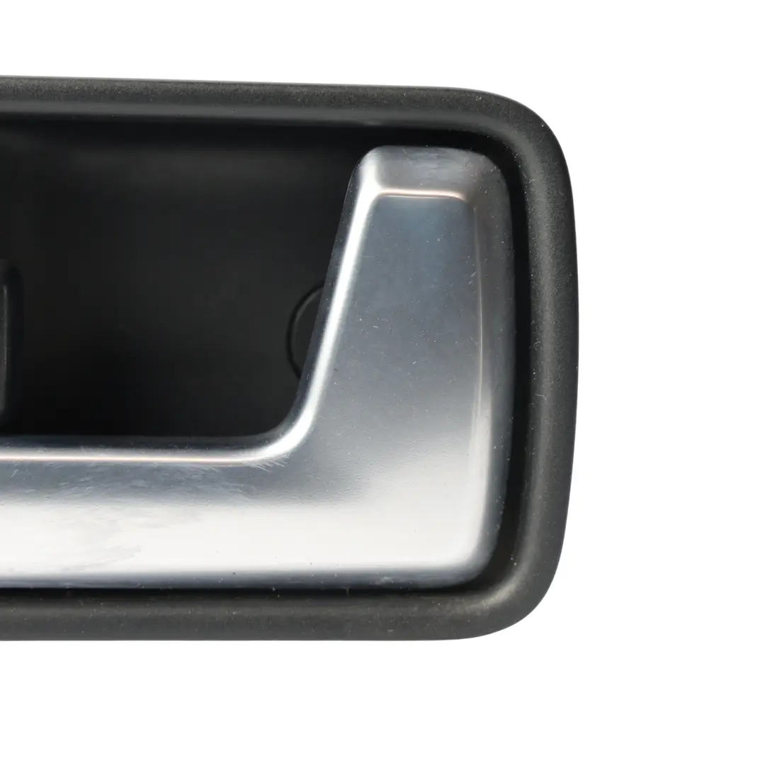 Manija Interior Puerta Delantera Izquierda FVC500136 para Land Rover Discovery 3 L319 con número de pieza FVC-500 Land Rover Discovery 3 L319 Manija Interior Puerta Delantera Izquierda FVC500136 - SKU FVC-500-136 - Número de pieza FVC-500