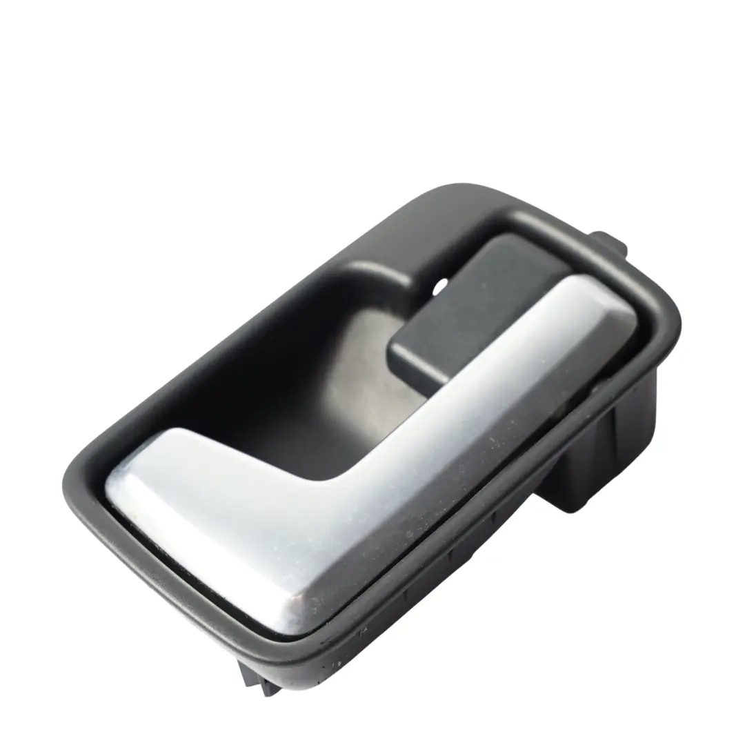 Maniglia Porta Interna Anteriore Destra per Land Rover Discovery 3 L319 con numero di parte FVC500146 Land Rover Discovery 3 L319 Maniglia Porta Interna Anteriore Destra - SKU FVC500146 - Numero di parte FVC500146