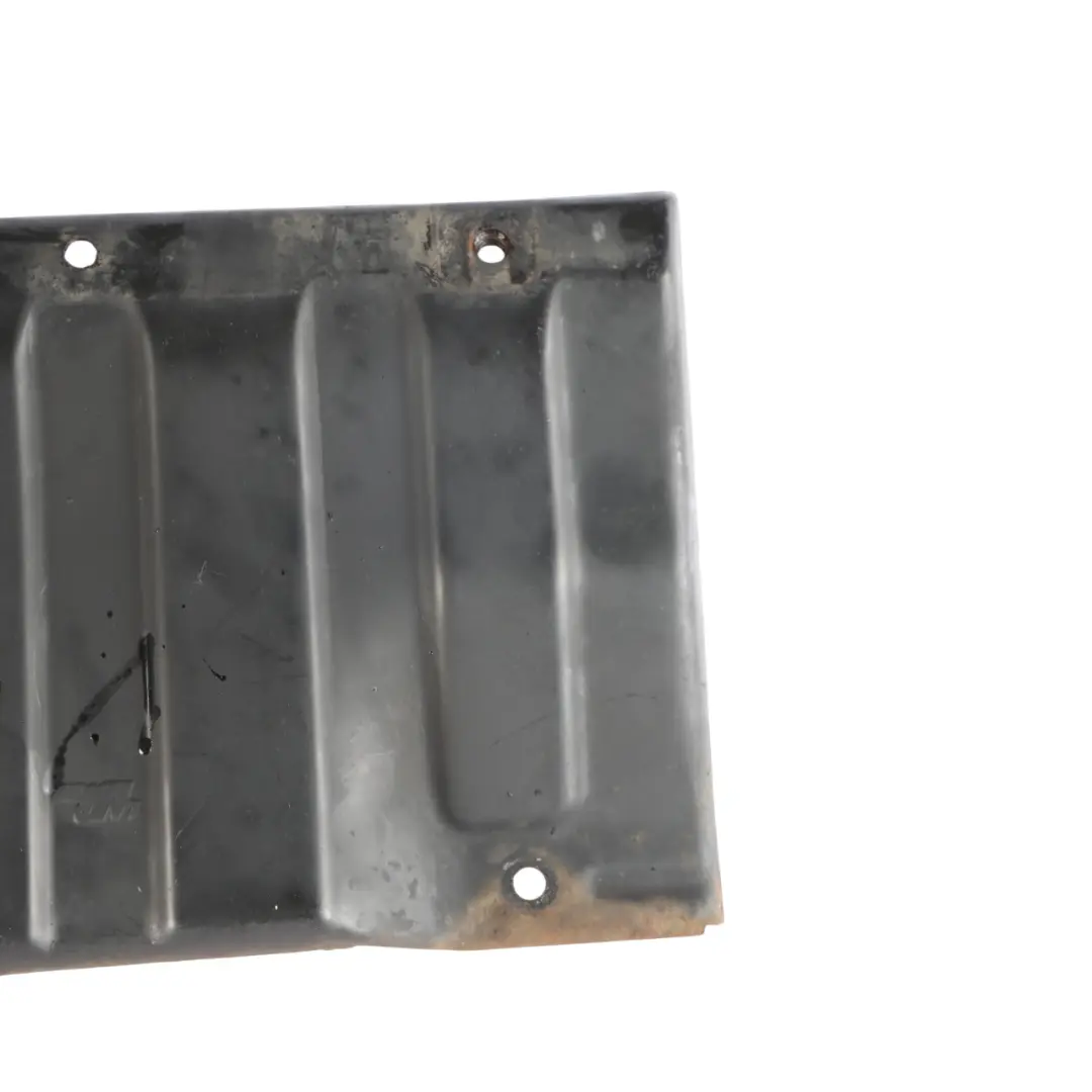 Pannello Inferiore Radiatore Anteriore per Land Rover Discovery 3 L319 con numero di parte KRB000122 Land Rover Discovery 3 L319 Pannello Inferiore Radiatore Anteriore - SKU KRB000122 - Numero di parte KRB000122