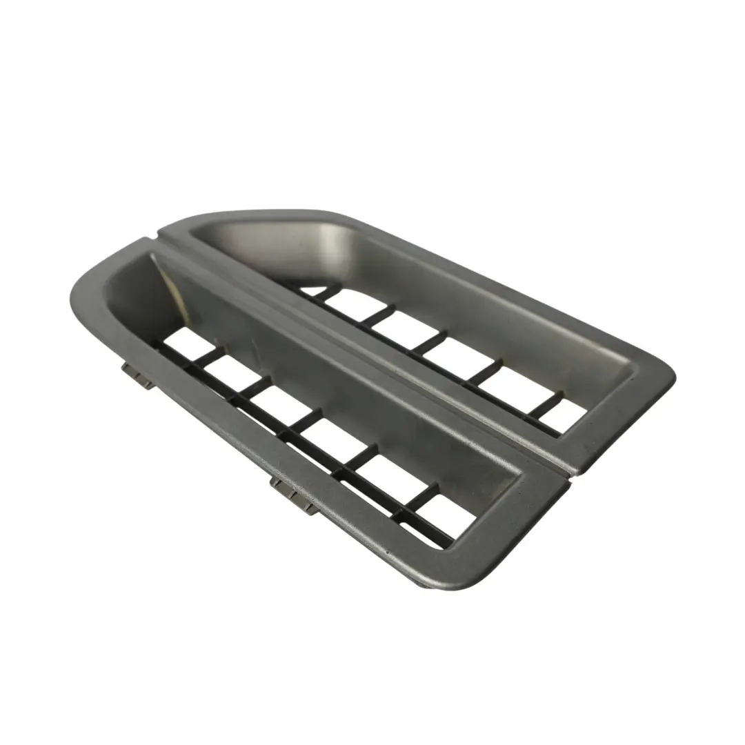 Land Rover Discovery L319 Front Wing Fender Grille Cover Right O/S - SKU LR008051 - Part number LR008051