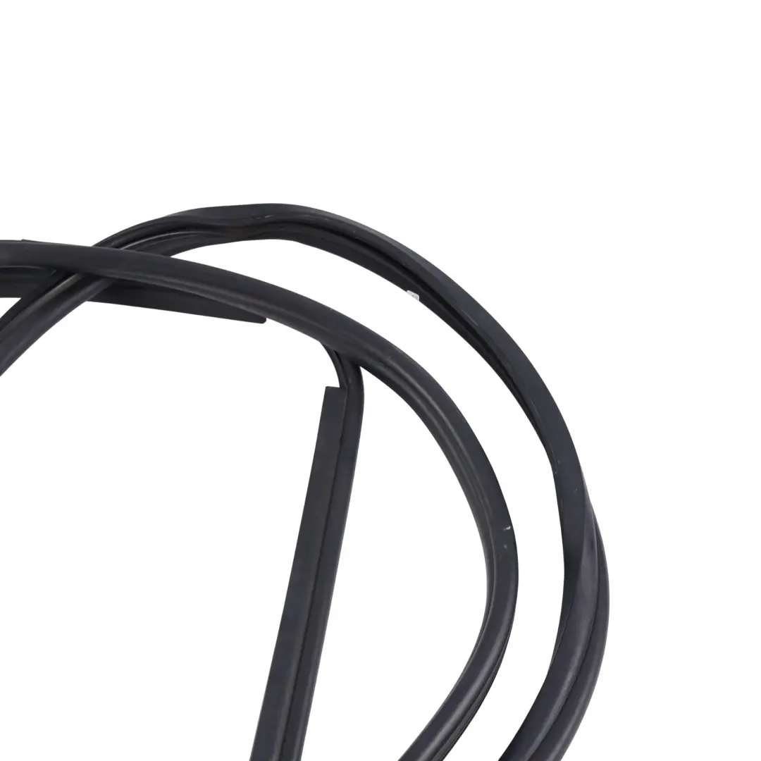 Joint D'Étanchéité De Capot pour Land Rover Discovery 3 L319 à propos du numéro de pièce LR015150 Land Rover Discovery 3 L319 Joint D'Étanchéité De Capot - SKU LR015150 - Numéro de pièce LR015150