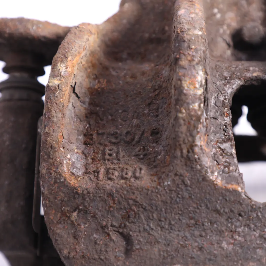 Zacisk Hamulcowy Przód Prawy do Land Rover Discovery 4 L319 o numerze LR015569 Land Rover Discovery 4 L319 Zacisk Hamulcowy Przód Prawy - SKU LR015569 - Numer Części LR015569