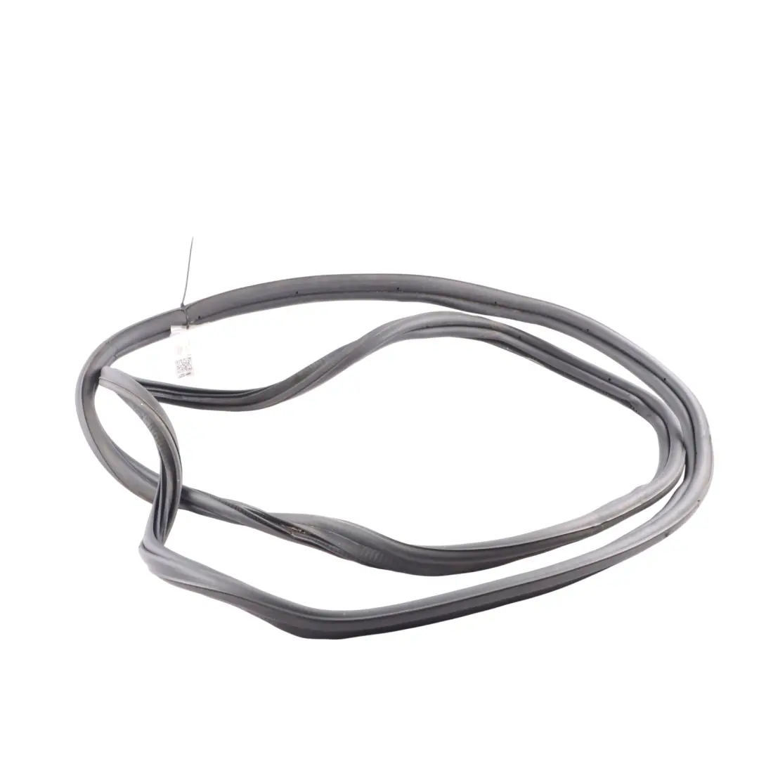 Trunk Boot Lid Tailgate Gasket Seal Rubber to Land Rover Discovery L319 with Part number LR017173 Land Rover Discovery L319 Trunk Boot Lid Tailgate Gasket Seal Rubber - SKU LR017173 - Part number LR017173