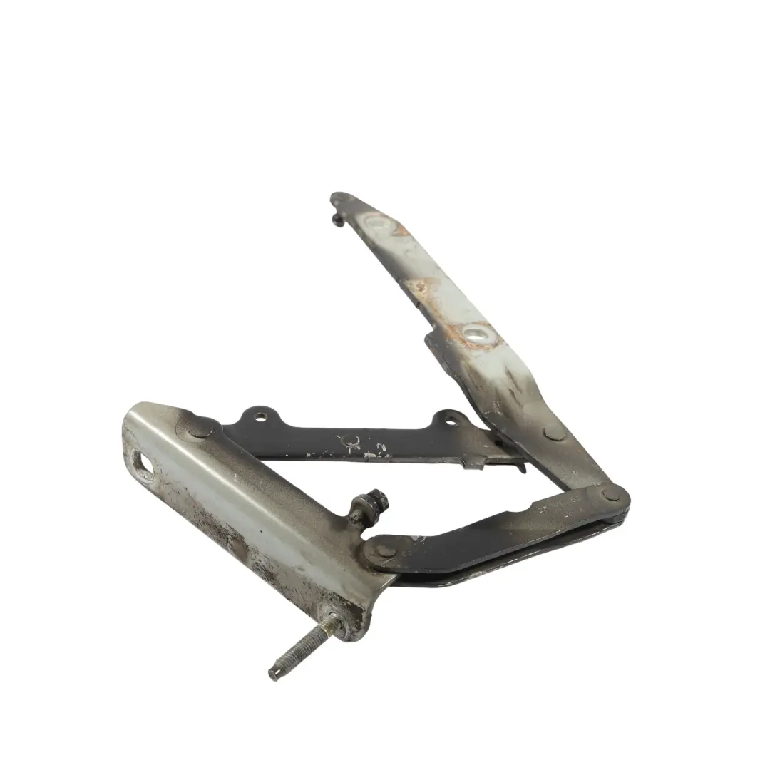 Zawias Maski Lewy Czarny Santorini - 820 do Land Rover Discovery 4 L319 o numerze LR018697 Land Rover Discovery 4 L319 Zawias Maski Lewy Czarny Santorini - 820 - SKU LR018697-SAB - Numer Części LR018697