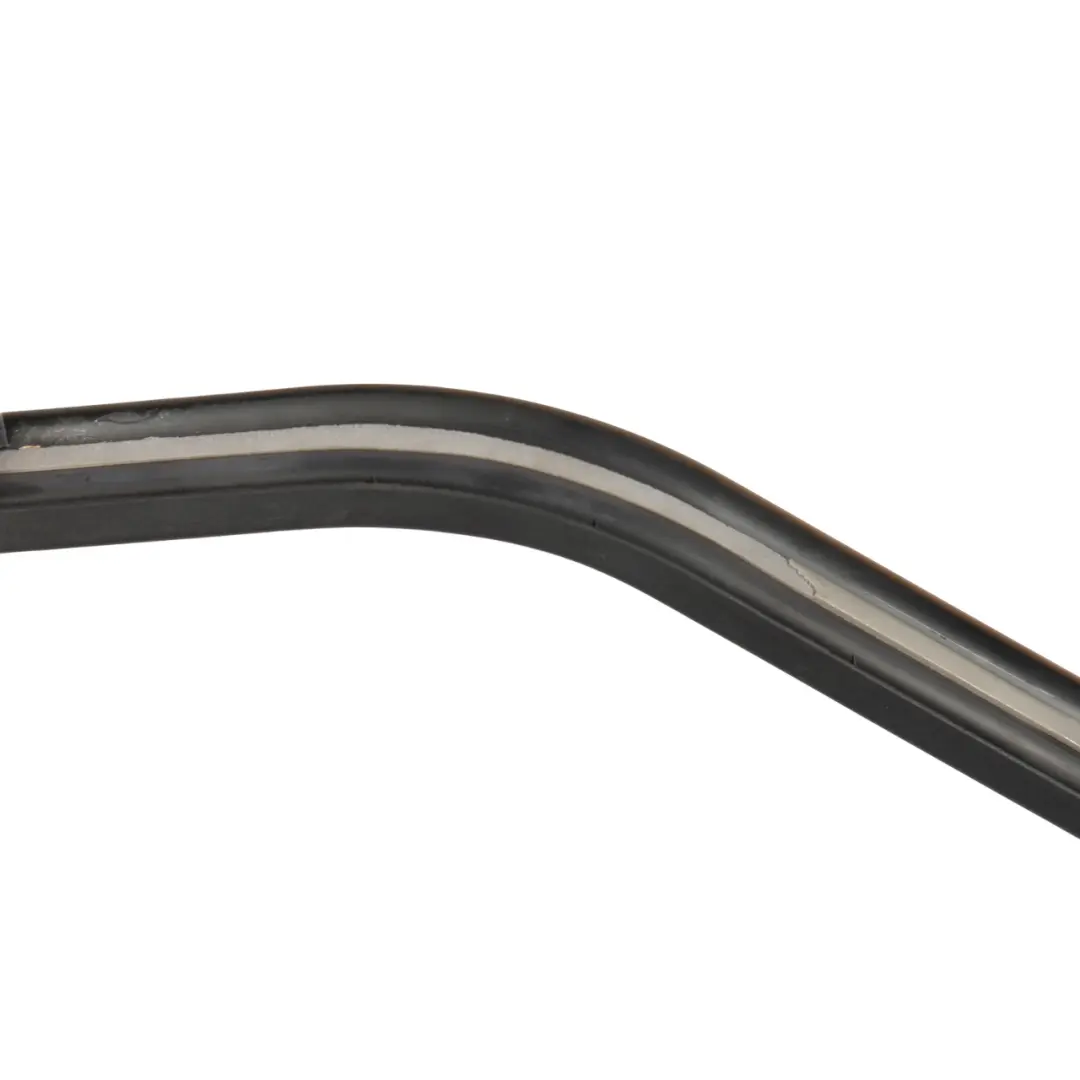 Door Window Frame Moulding Front Right O/S to Land Rover Discovery 4 L319 with Part number LR019149 Land Rover Discovery 4 L319 Door Window Frame Moulding Front Right O/S - SKU LR019149 - Part number LR019149