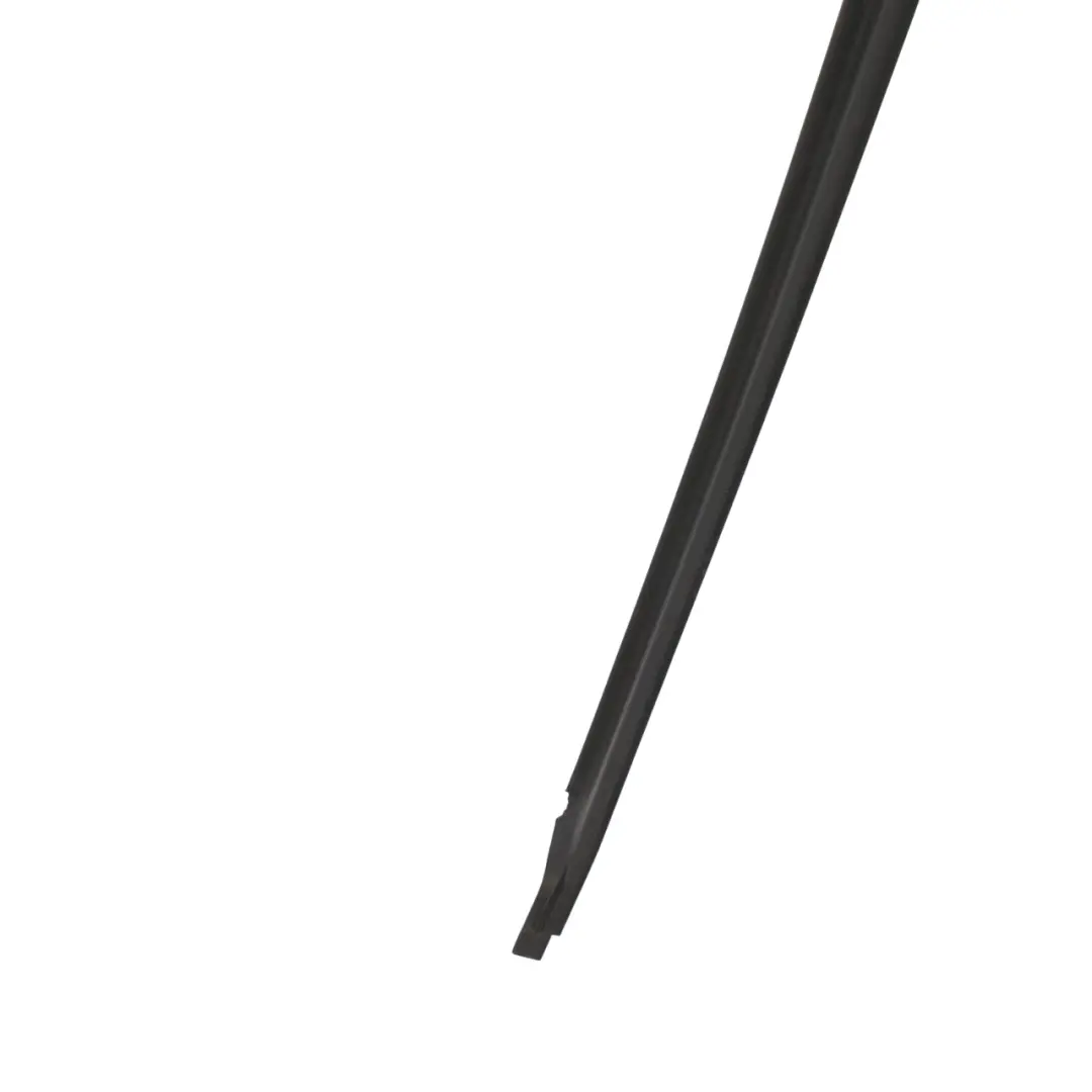 Door Window Frame Moulding Front Right O/S to Land Rover Discovery 4 L319 with Part number LR019149 Land Rover Discovery 4 L319 Door Window Frame Moulding Front Right O/S - SKU LR019149 - Part number LR019149