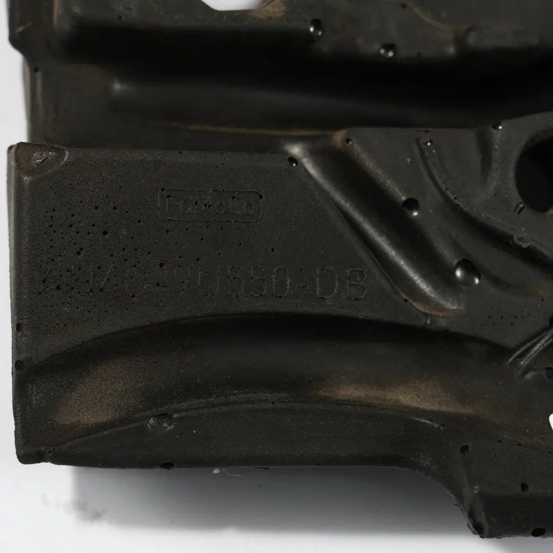 Aislamiento Inyector Combustible Derecho 4.4Diesel AH4Q9U550DB para Range Rover L405 con número de pieza LR022930 Range Rover L405 Aislamiento Inyector Combustible Derecho 4.4Diesel AH4Q9U550DB - SKU LR022930 - Número de pieza LR022930