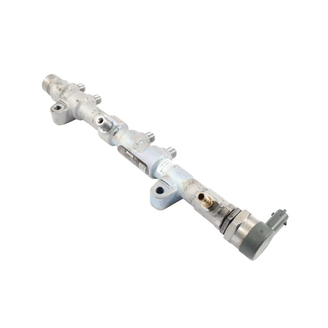 Rail Iniezione Carburante Destra 4.4 SDV8 AL3Q-9D280-HC per Range Rover L405 con numero di parte LR022983 Range Rover L405 Rail Iniezione Carburante Destra 4.4 SDV8 AL3Q-9D280-HC - SKU LR022983 - Numero di parte LR022983