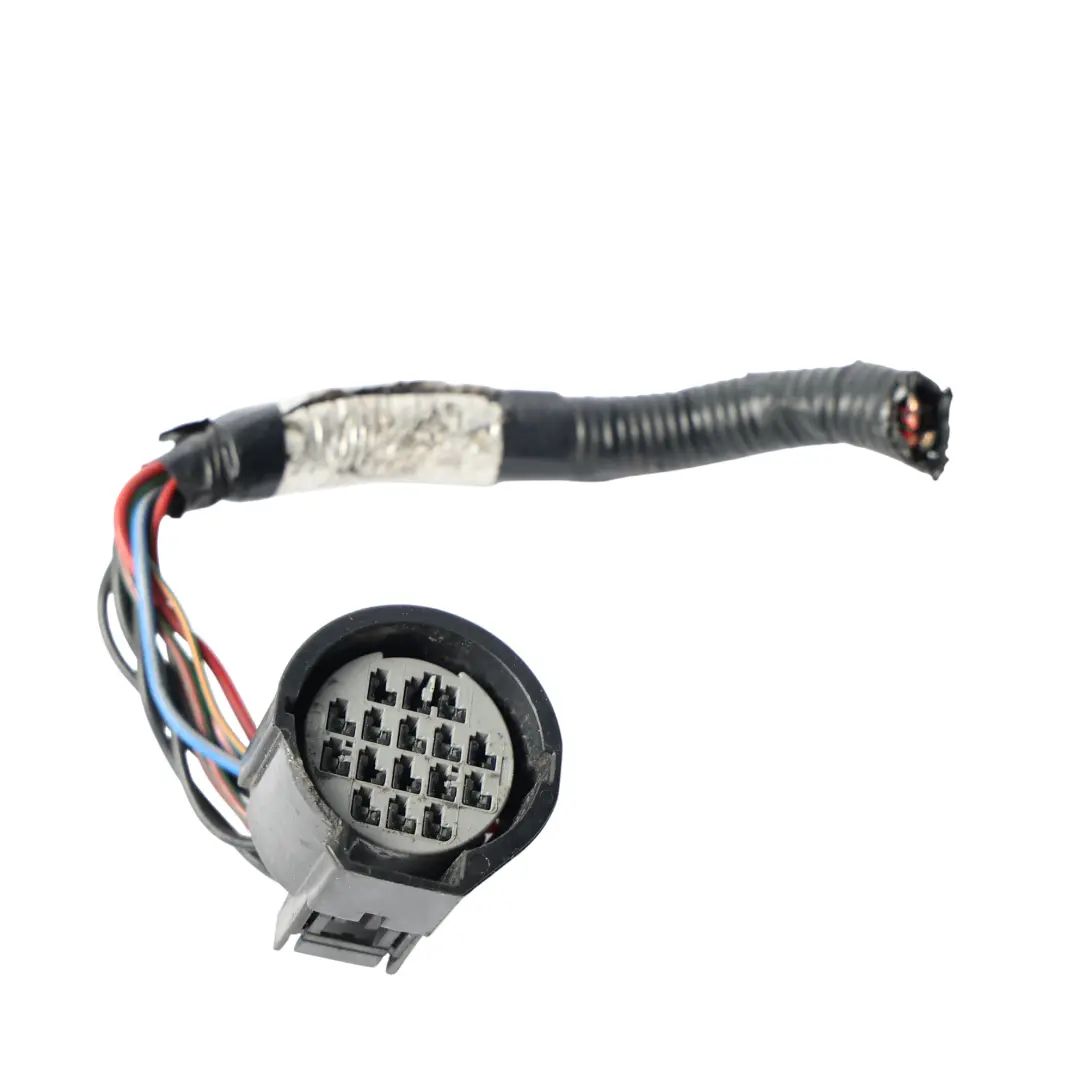 Headlight Wiring Plug Right O/S AH22-13W030-FD to Land Rover Discovery 4 L319 with Part number LR023540 Land Rover Discovery 4 L319 Headlight Wiring Plug Right O/S AH22-13W030-FD - SKU LR023540-2 - Part number LR023540