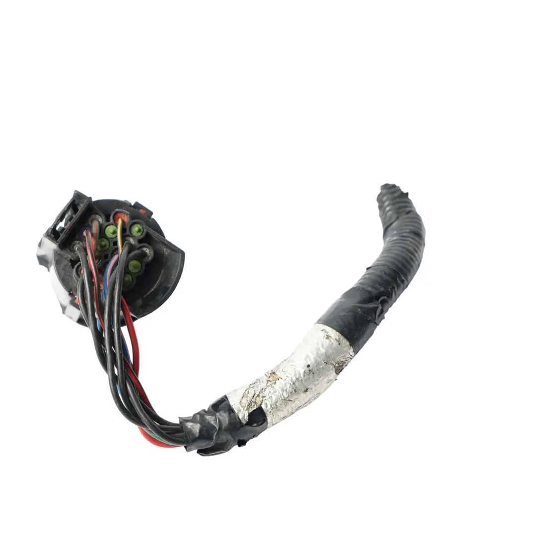 Spina Cablaggio Fari Destra AH22-13W030-FD per Land Rover Discovery 4 L319 con numero di parte LR023540 Land Rover Discovery 4 L319 Spina Cablaggio Fari Destra AH22-13W030-FD - SKU LR023540-2 - Numero di parte LR023540