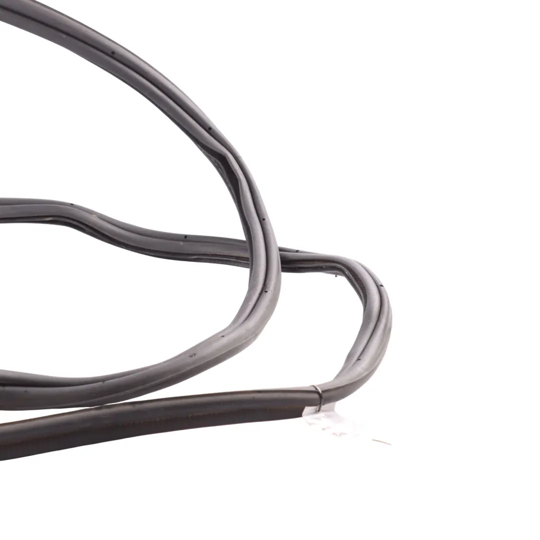 Land Rover Discovery L319 Trunk Boot Lid Tailgate Gasket Seal Rubber 6H2243712AC - SKU LR024949 - Part number LR024949