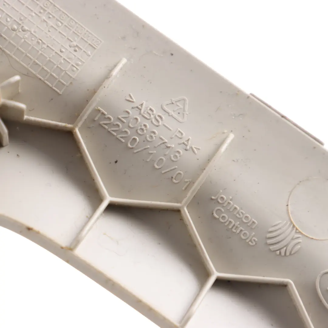 Housse Extérieure Siège Avant Droit 2083713 pour Range Rover Evoque L538 à propos du numéro de pièce LR026467 Range Rover Evoque L538 Housse Extérieure Siège Avant Droit 2083713 - SKU LR026467 - Numéro de pièce LR026467