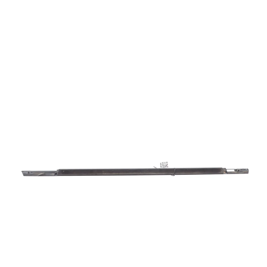 Guarnizione Finestrino Posteriore Destro per Range Rover Evoque L538 con numero di parte LR027217 Range Rover Evoque L538 Guarnizione Finestrino Posteriore Destro - SKU LR027217 - Numero di parte LR027217