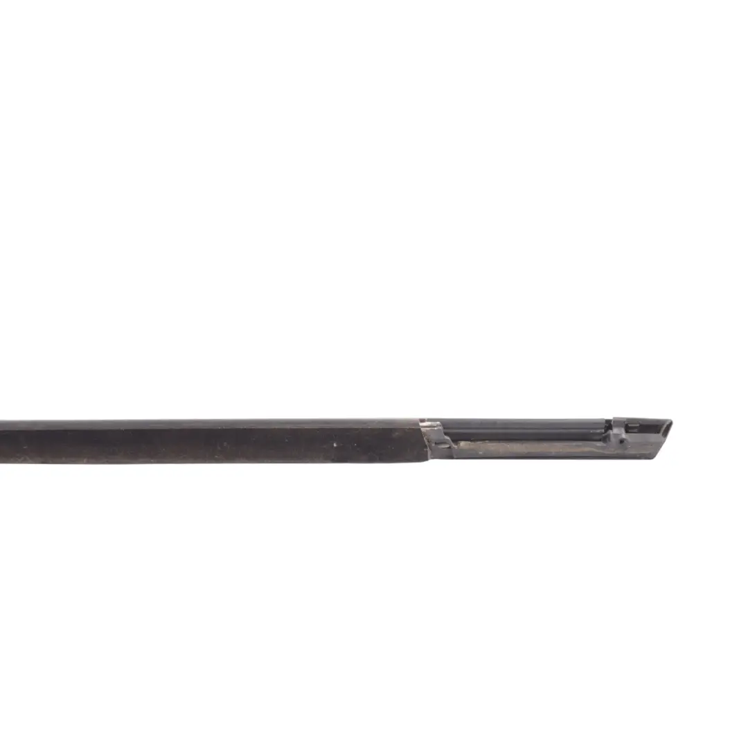 Listwa Szyby Tylnych Drzwi Lewa BJ32-25597-AC do Range Rover Evoque L538 o numerze LR027218 Range Rover Evoque L538 Listwa Szyby Tylnych Drzwi Lewa BJ32-25597-AC - SKU LR027218 - Numer Części LR027218