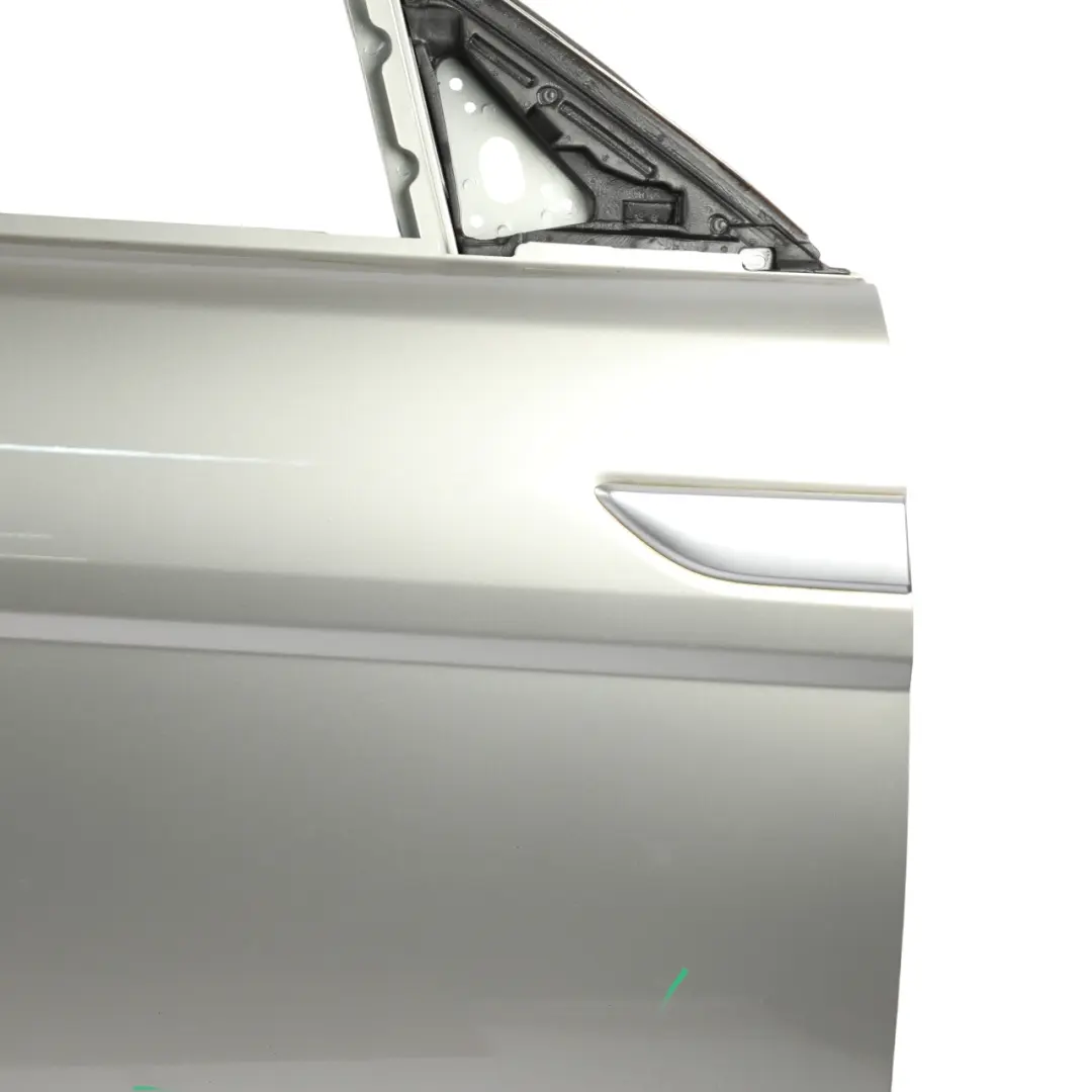 Door Front Right O/S Ipanema Sand Metallic - 824 to Range Rover Evoque L538 with Part number LR028552 Range Rover Evoque L538 Door Front Right O/S Ipanema Sand Metallic - 824 - SKU LR028552-ISA - Part number LR028552