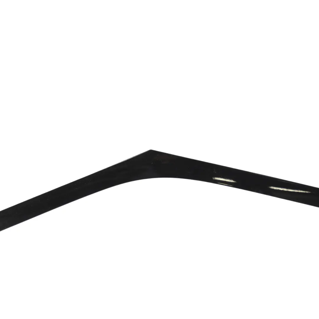 Baguette Moulure Vitre Porte Avant Gauche pour Range Rover L405 à propos du numéro de pièce LR034038 Range Rover L405 Baguette Moulure Vitre Porte Avant Gauche - SKU LR034038 - Numéro de pièce LR034038