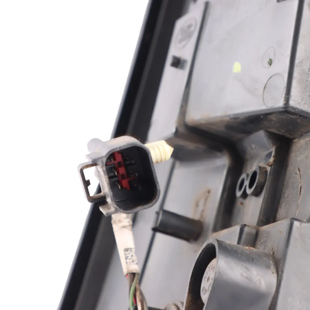 Tail Light Lamp Rear Right O/S to Range Rover L405 with Part number LR034238 Range Rover L405 Tail Light Lamp Rear Right O/S - SKU LR034238 - Part number LR034238