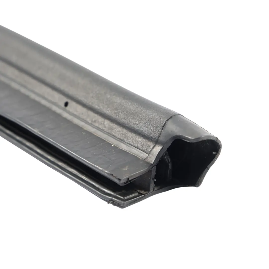 Joint Étanchéité Capot Droit Gauche pour RANGE ROVER L405 à propos du numéro de pièce LR034447 RANGE ROVER L405 Joint Étanchéité Capot Droit Gauche - SKU LR034447 - Numéro de pièce LR034447