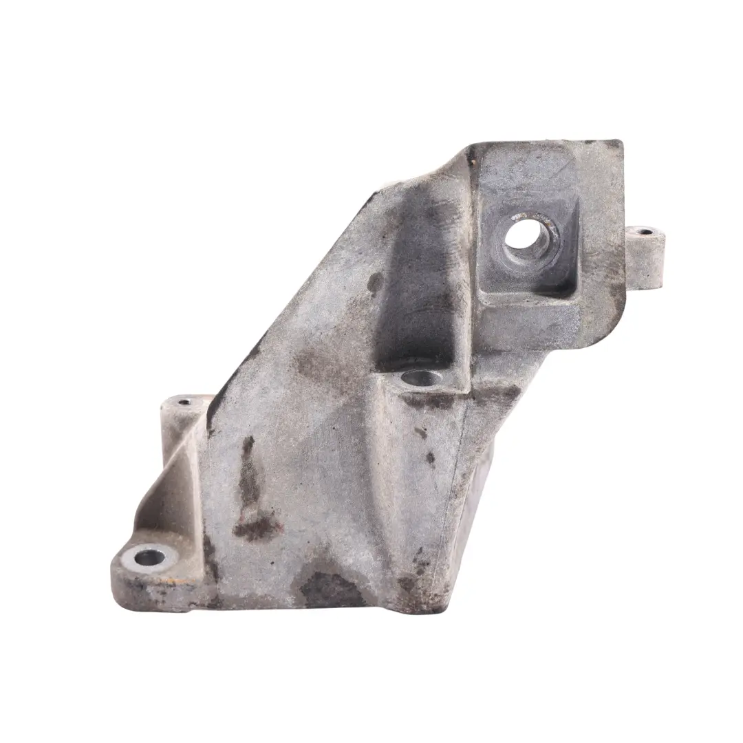 Mocowanie Łapa Silnika Wspornik 4.4 SDV8 CPLA-6061-DB do Range Rover L405 o numerze LR033185 Range Rover L405 Mocowanie Łapa Silnika Wspornik 4.4 SDV8 CPLA-6061-DB - SKU LR033185 - Numer Części LR033185