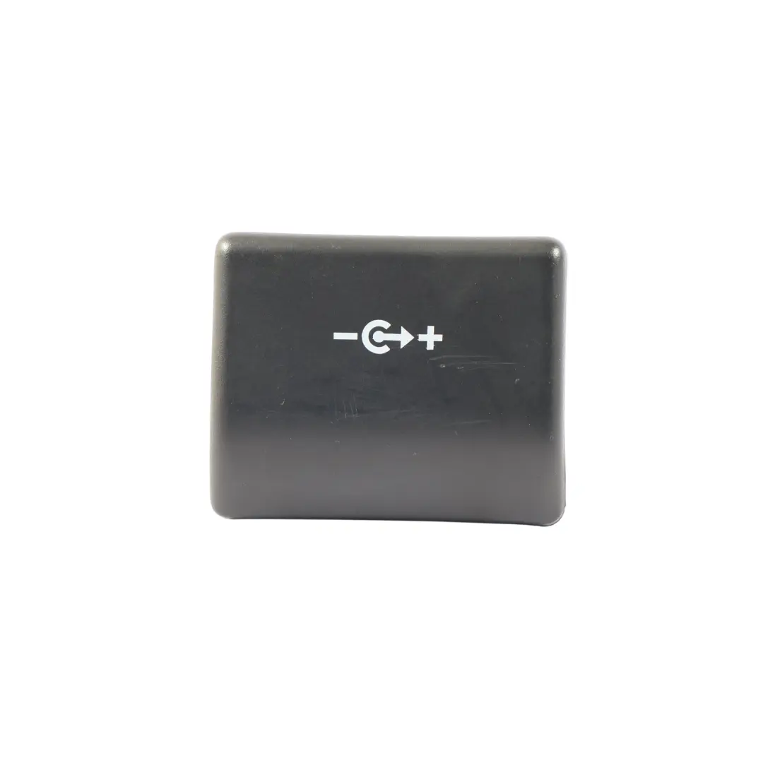 Gniazdo Zapalniczki Wtyczka Zasilania CPLA-19N236-BA do Range Rover L405 o numerze LR038276 Range Rover L405 Gniazdo Zapalniczki Wtyczka Zasilania CPLA-19N236-BA - SKU LR038276 - Numer Części LR038276