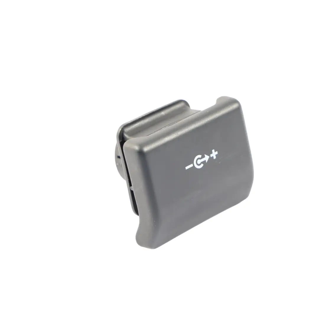 Presa Di Corrente Per Accendisigari CPLA-19N236-BA per Range Rover L405 con numero di parte LR038276 Range Rover L405 Presa Di Corrente Per Accendisigari CPLA-19N236-BA - SKU LR038276 - Numero di parte LR038276