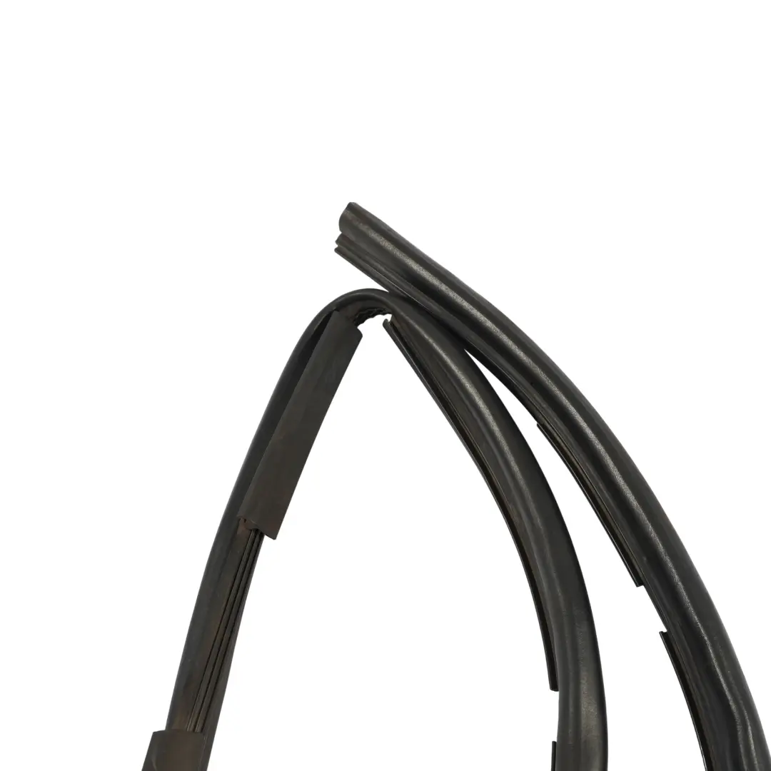 Joint D'Étanchéité Avant Capot Caoutchouc pour Land Rover Range Rover L405 à propos du numéro de pièce LR039085 Land Rover Range Rover L405 Joint D'Étanchéité Avant Capot Caoutchouc - SKU LR039085 - Numéro de pièce LR039085