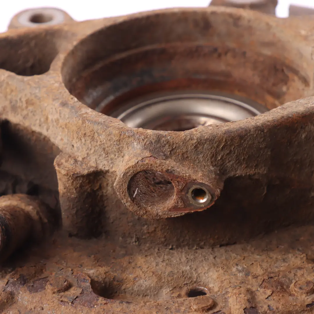 Land Rover L319 Rear Wheel Carrier Knuckle Bearing Hub Right O/S - SKU LR045824 - Part number LR045824