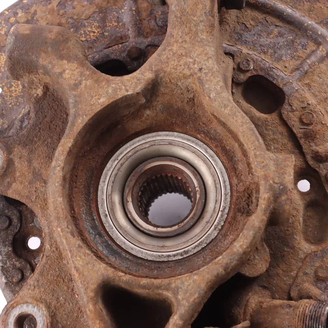 Land Rover L319 Rear Wheel Carrier Knuckle Bearing Hub Right O/S - SKU LR045824 - Part number LR045824