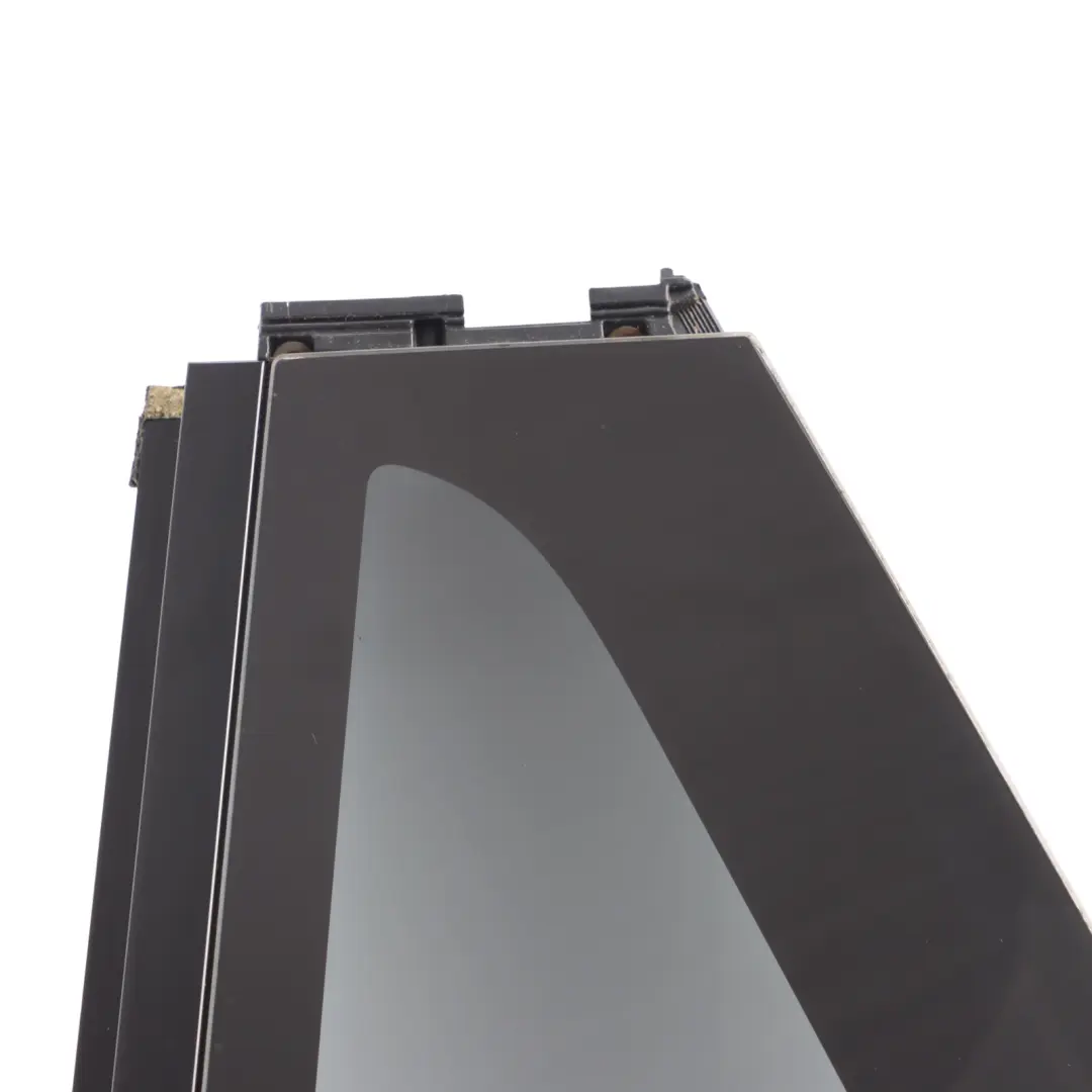 Vitre Fenêtre Fixe Arrière Teintée AS3 Porte Gauche pour Range Rover L405 à propos du numéro de pièce LR046788 Range Rover L405 Vitre Fenêtre Fixe Arrière Teintée AS3 Porte Gauche - SKU LR046788 - Numéro de pièce LR046788
